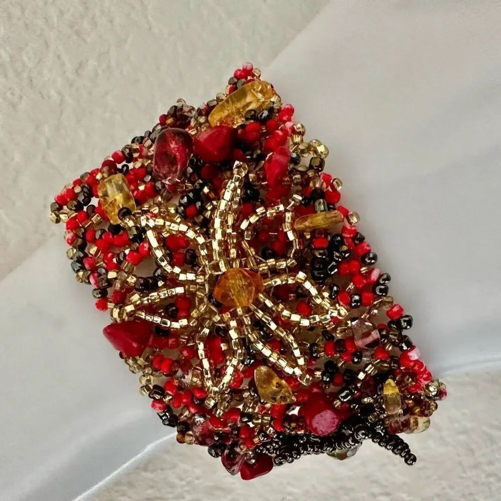 Red beaded flower bracelet